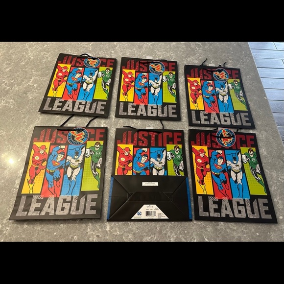 Lot of 6 large Gift Bags DC Justice League 13" x 11" x 6" Rope Like Handles - Picture 1 of 2